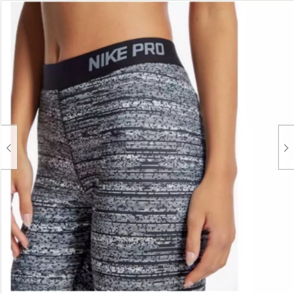 Nike Pro Leggings Hyperwarm Training size small Gray Static Compression Gorpcore